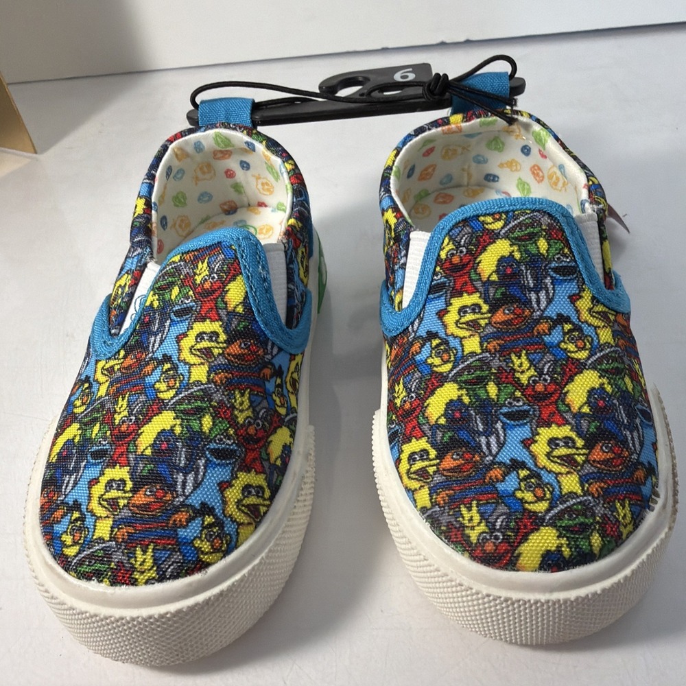 NEW Sesame Street Toddler Slip on Sneakers Elmo Big Bird Print Canvas Size 6